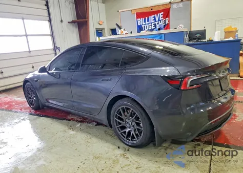 2024 Tesla Model 3 z USA, uszkodzony, nr VIN 5YJ3E1EBXRF835097